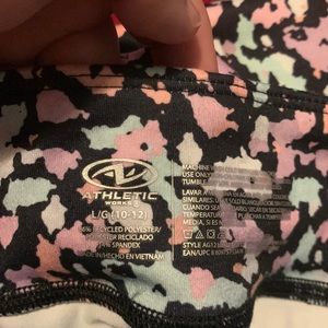 Girls 10/12 leggings,worn once. Clean,pet/smoke free home.